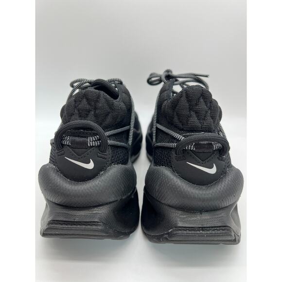 Nike Air Max Flyknit Venture Black Metallic FD2110-005 Women's 10/Men's 8.5. - Picture 7 of 16